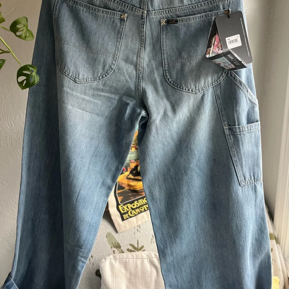 Lee x Jean-Michel Basquiat
Cuffed Jean - Picture 6 of 10